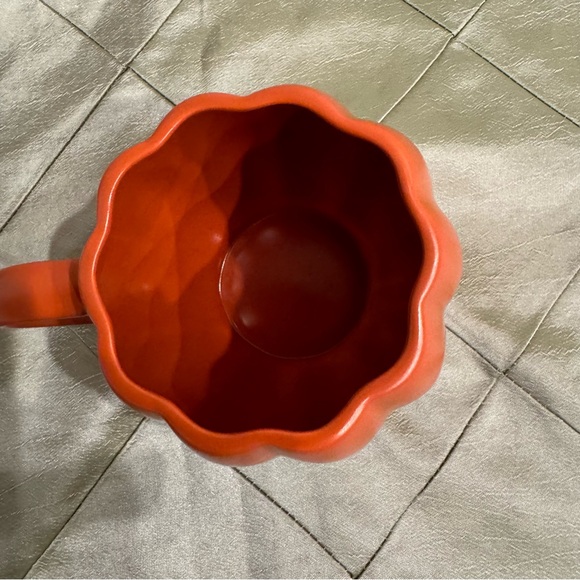 BNWT STARBUCKS coffee mug. - Picture 3 of 4